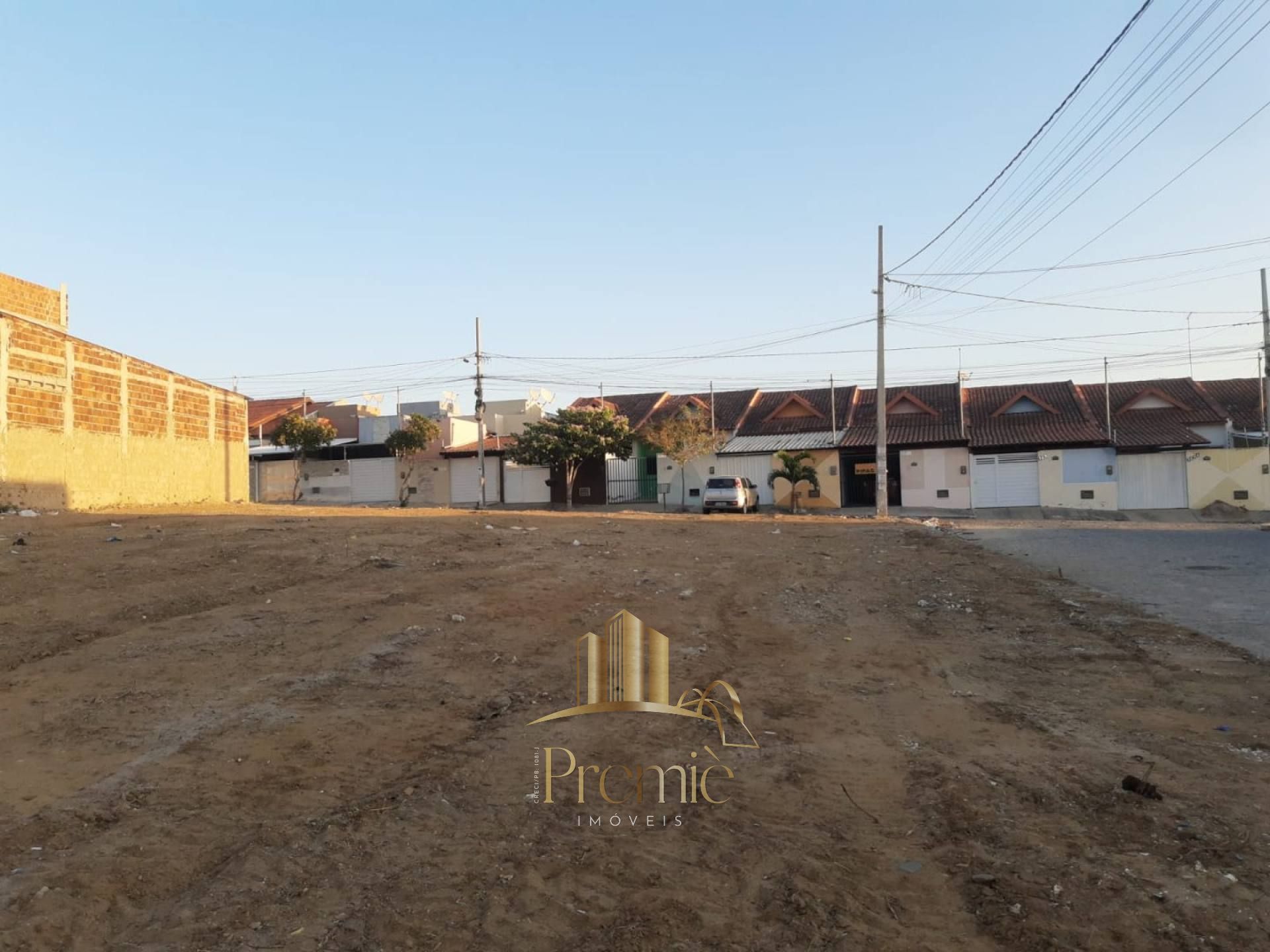 LOTE / TERRENO