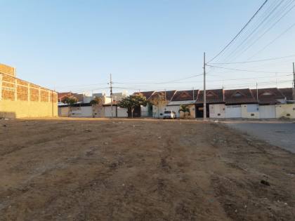 LOTE / TERRENO