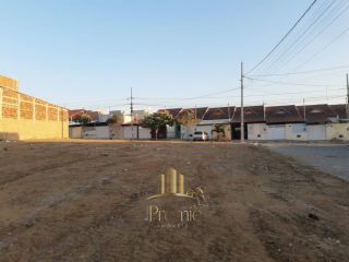 LOTE / TERRENO
