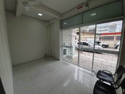 Ocean Breeze Sala comercial 06