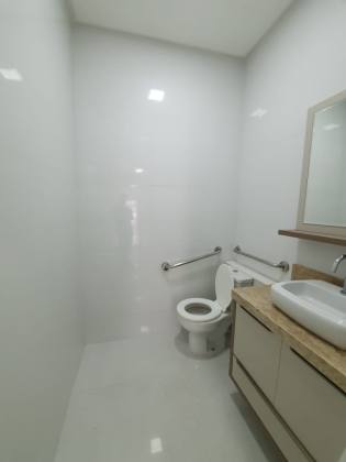 Ocean Breeze Sala comercial 06