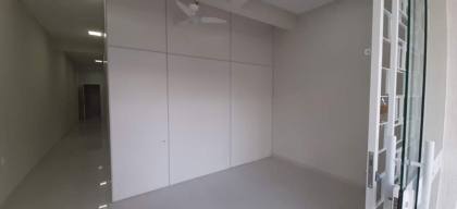 Ocean Breeze Sala comercial 06