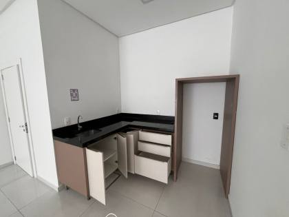 Sala comercial entre 2º e 3º Av.