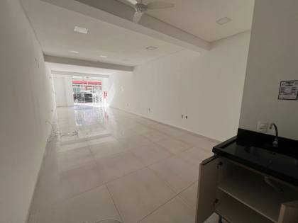 Sala comercial entre 2º e 3º Av.
