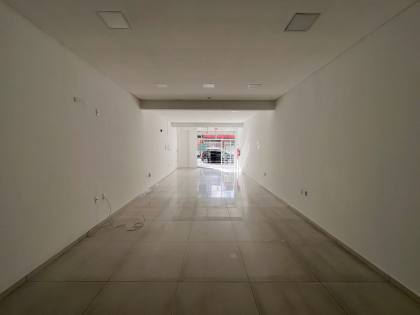 Sala comercial entre 2º e 3º Av.