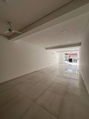 Sala comercial entre 2º e 3º Av.