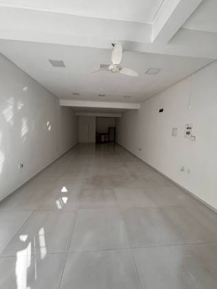 Sala comercial entre 2º e 3º Av.