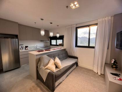 MANHATTAN FLAT