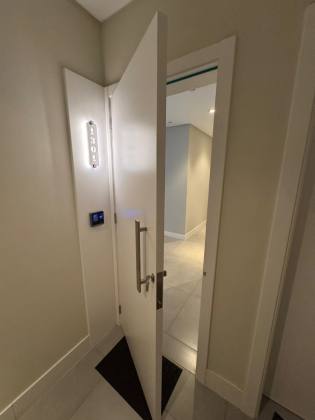 MANHATTAN FLAT