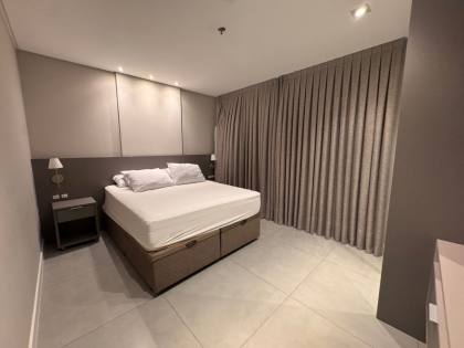 MANHATTAN FLAT