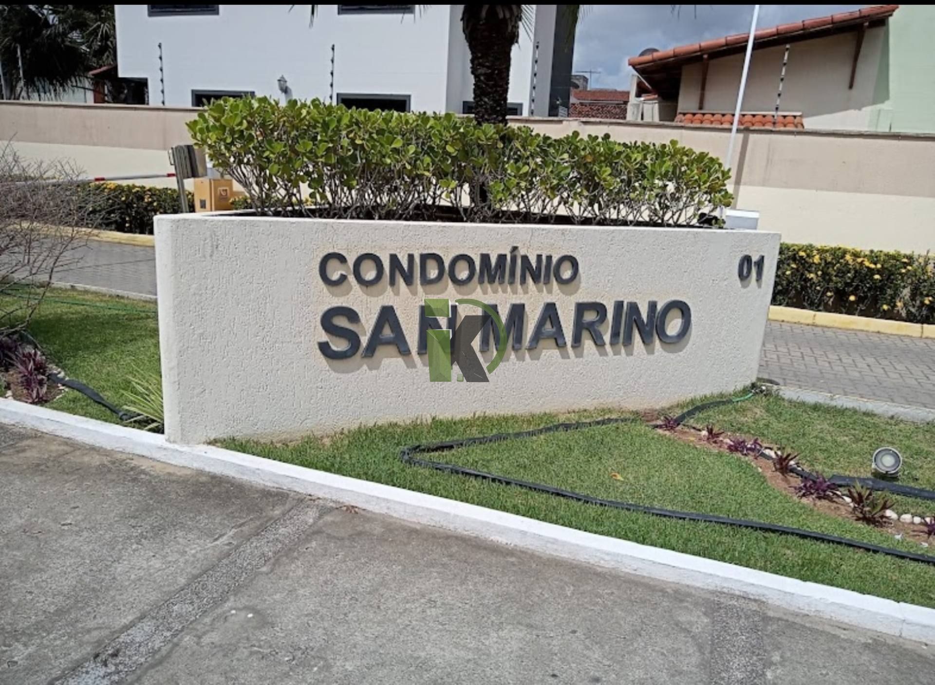 Vendo casa no Condomínio San Marino
