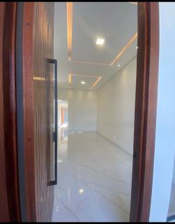 Casa para vender com 3 quartos, sendo 2 suítes, no bairro Sandra Cavalcante, em Campina Grande