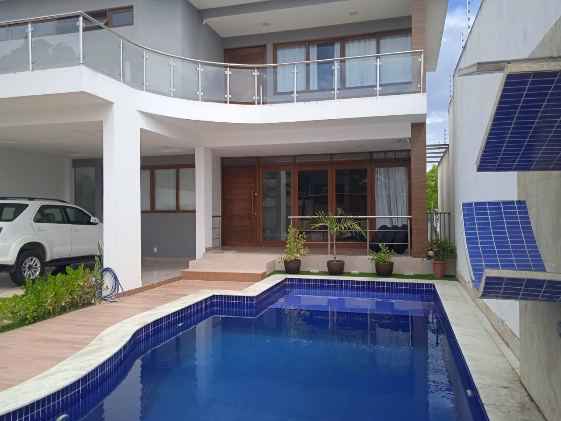 Casa à venda, com 4 quartos, sendo 3 suítes no bairro São José, Campina Grande