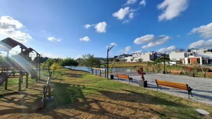 Casa à venda, em condomínio fechado, com 3 quartos, sendo 1 suíte em Campina Grande