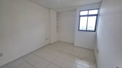 Apartamento à venda com 3 quartos, sendo 1 suíte no bairro Catolé em Campina Grande