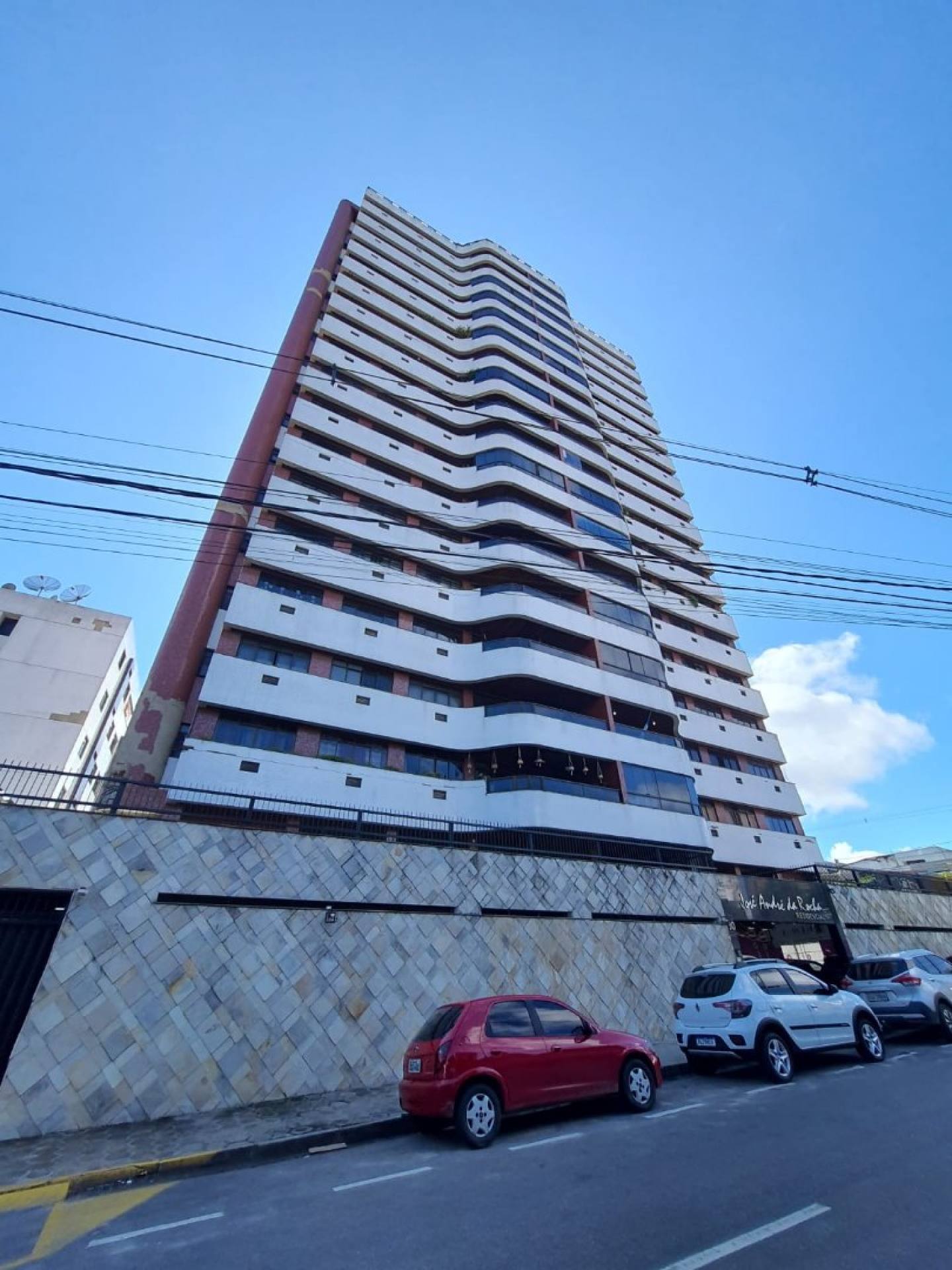 Apartamento MOBILIADO para locação com 3 quartos, sendo 2 suítes no bairro Centro em Campina Grande