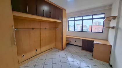 Apartamento MOBILIADO para locação com 3 quartos, sendo 2 suítes no bairro Centro em Campina Grande