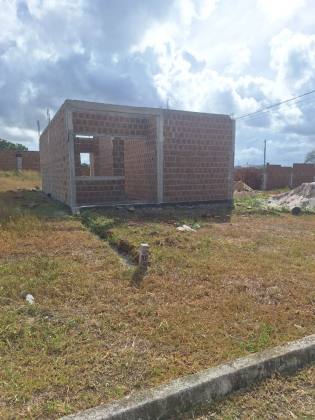 Terreno plano à venda na Vila Maria da Luz, a 7km de Campina Grande