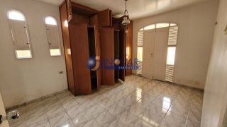 Casa residencial ou comercial para locação com 4 quartos, sendo 2 suítes no bairro Santo Antônio em Campina Grande