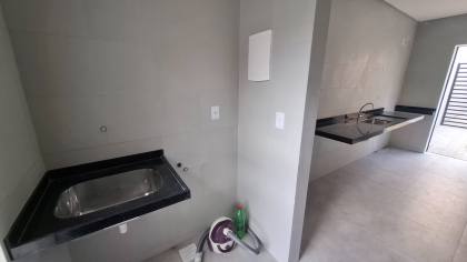 Casa à venda com 3 quartos, sendo 2 suítes no bairro Jardim Paulistano em Campina Grande