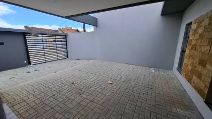 Casa à venda com 3 quartos, sendo 2 suítes no bairro Jardim Paulistano em Campina Grande