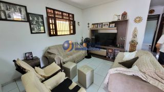 Casa à venda com 3 quartos, sendo 1 suíte, no bairro Jardim Paulistano em Campina Grande