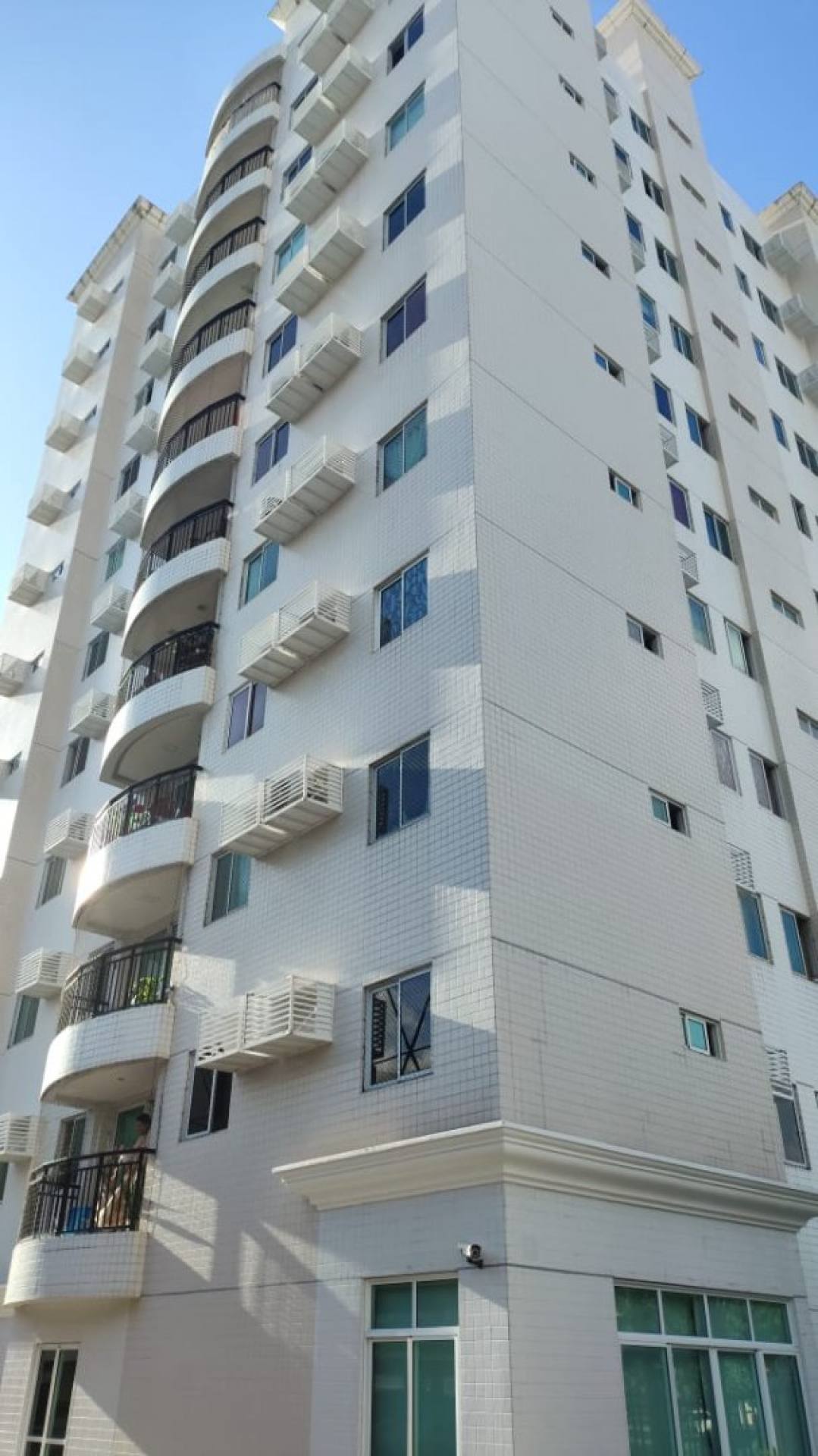Apartamento à venda com 3 quartos, sendo 1 suíte no bairro Bessa em João Pessoa