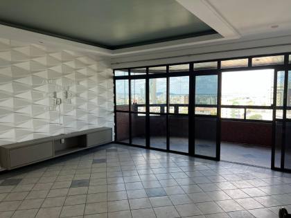 Apartamento à venda com 3 quartos 2 suítes no Centro de Campina Grande