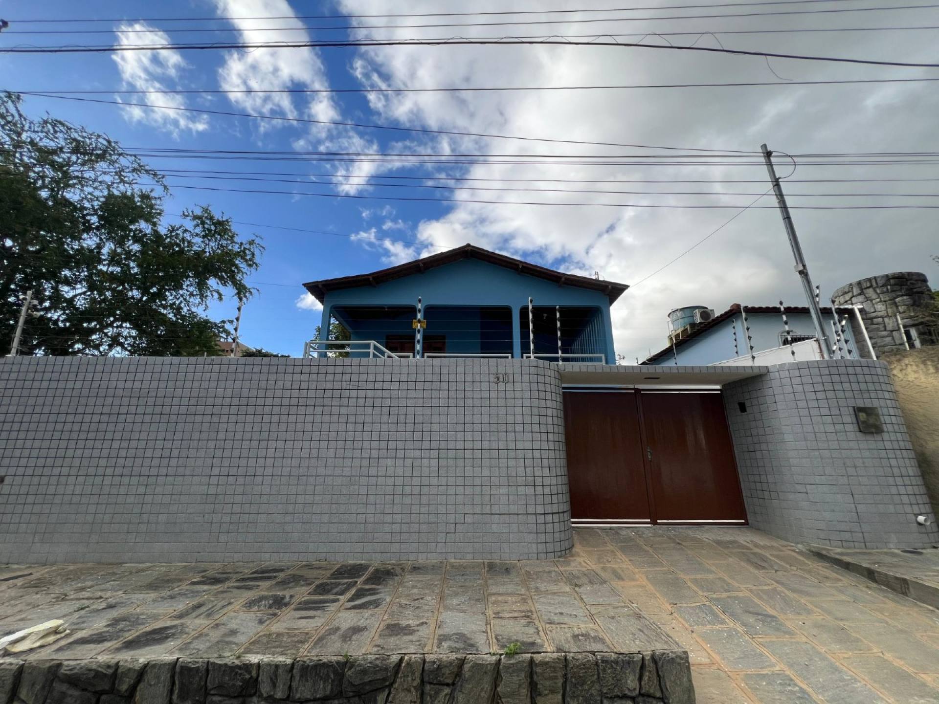 Casa à venda com 3 quartos, sendo 01 suíte no bairro das Nações em Campina Grande