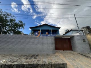 Casa à venda com 3 quartos, sendo 01 suíte no bairro das Nações em Campina Grande