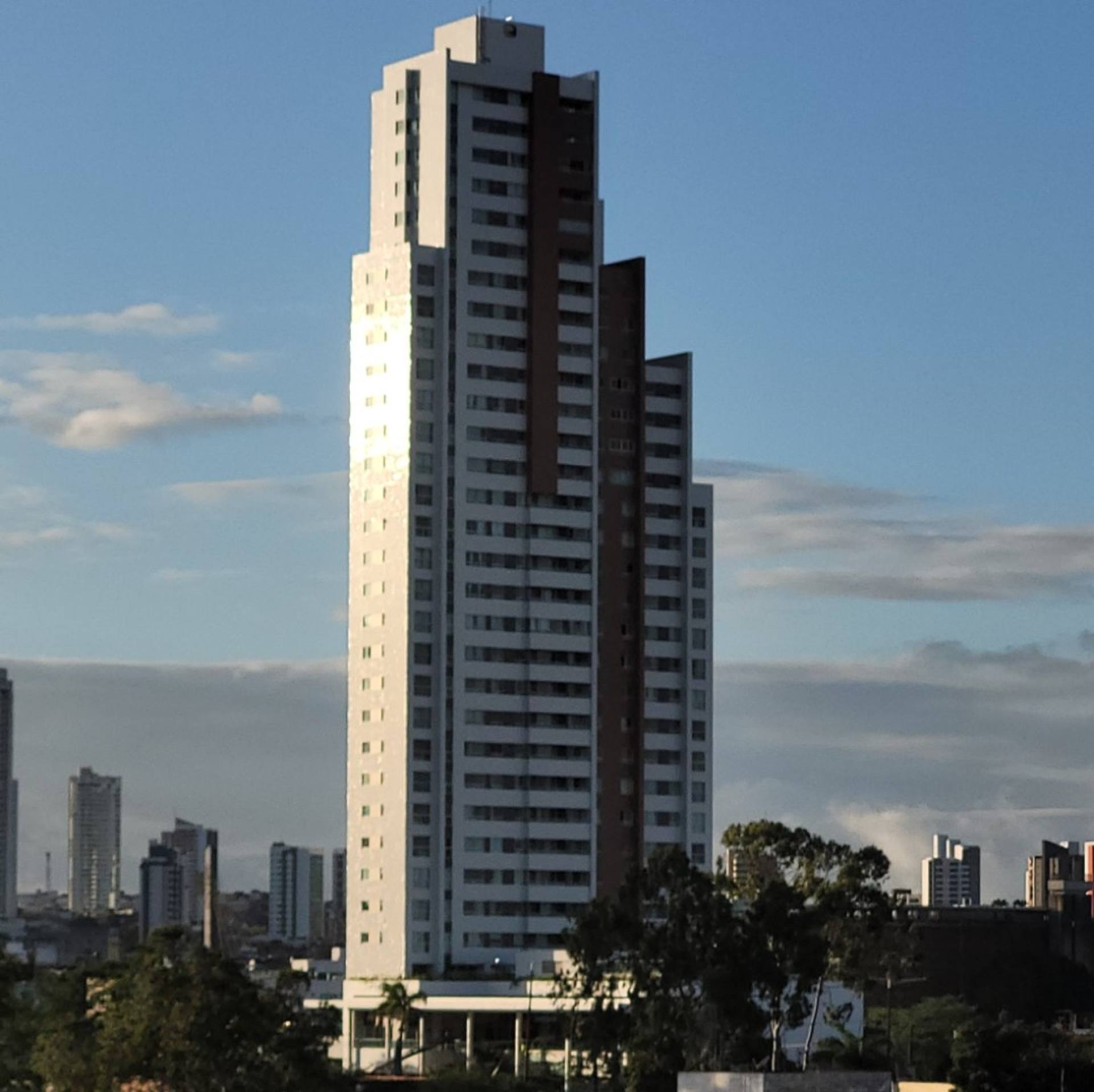 Apartamento à venda com 3 suítes e 3 varandas em frente ao Parque da Criança