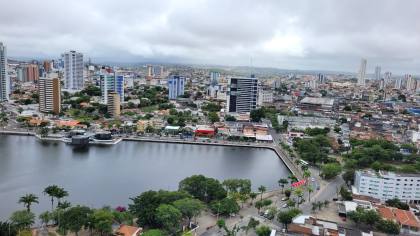 Apartamento à venda com 3 suítes e 3 varandas em frente ao Parque da Criança