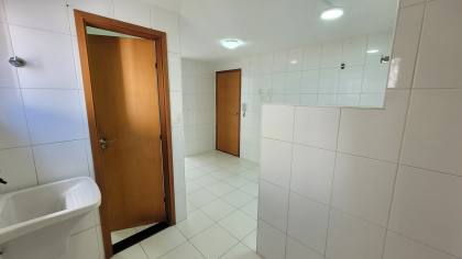 Apartamento para locação com 3 quartos, sendo 2 suítes no bairro Catolé em Campina Grande