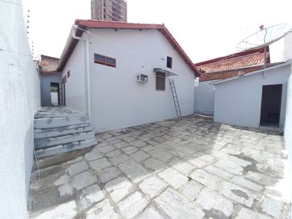 Casa para locação no bairro do Catolé, em Campina Grande