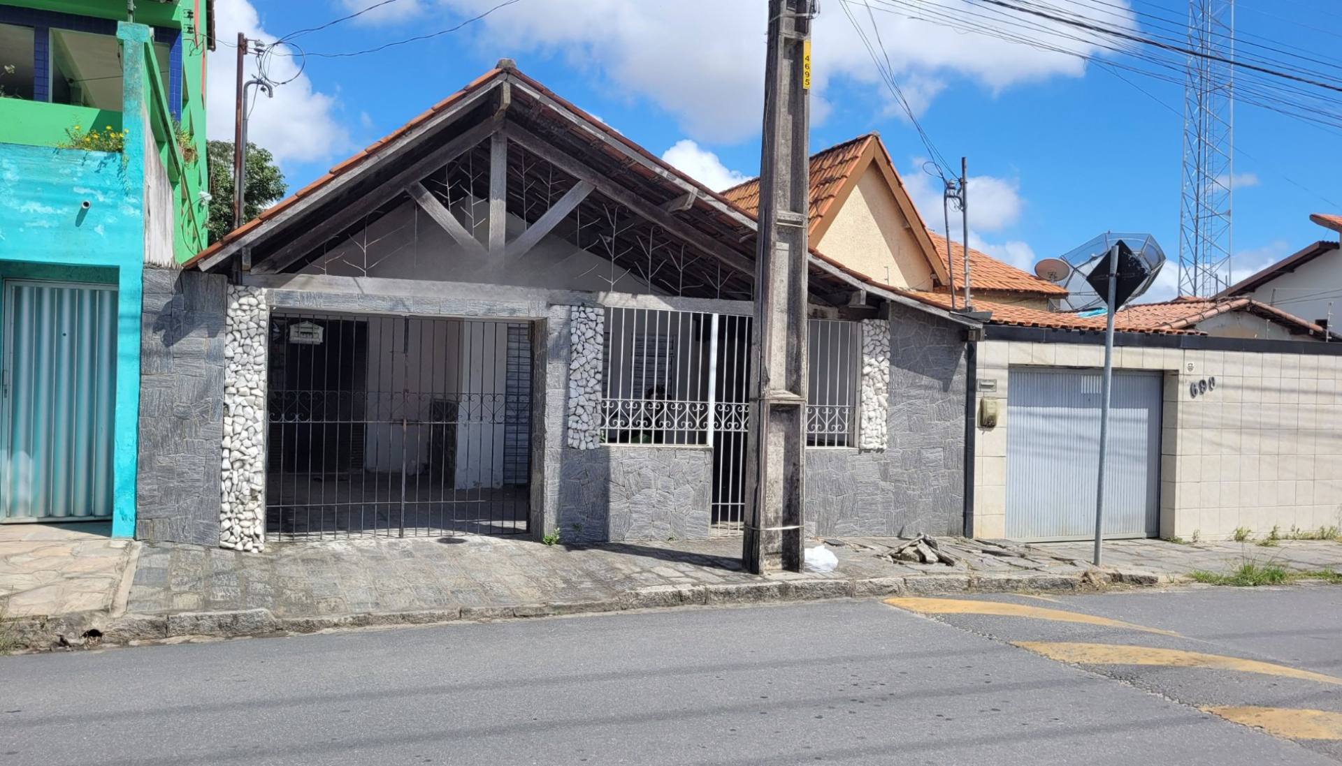Casa à venda com 3 quartos no bairro Catolé em Campina Grande