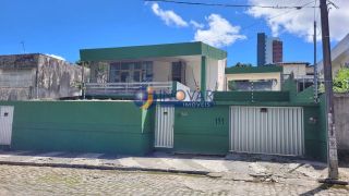 Casa à venda com 4 quartos, sendo 1 suíte, no bairro Alto Branco em Campina Grande