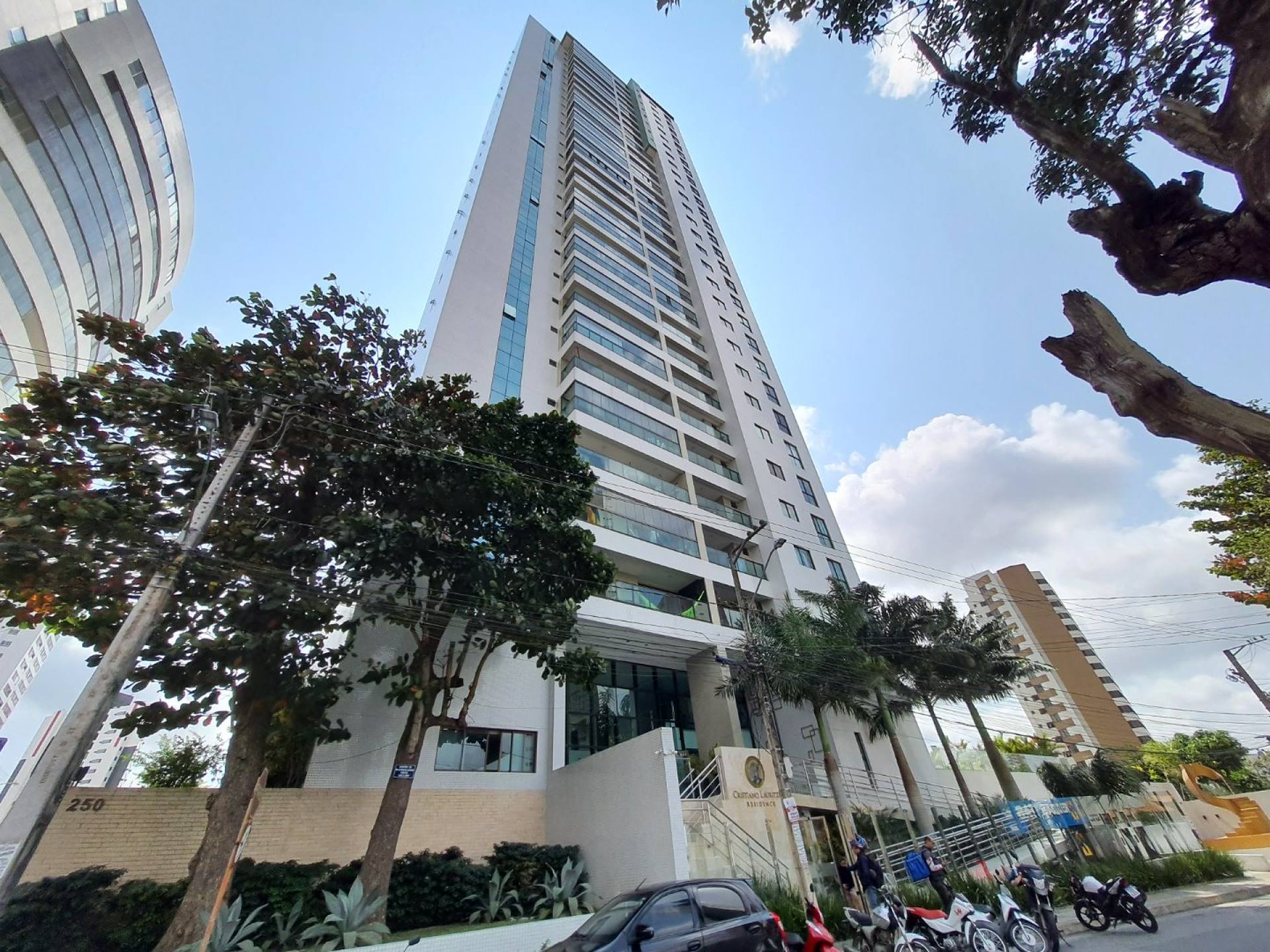 Apartamento à venda com 3 quartos, sendo 2 suítes no centro de Campina Grande