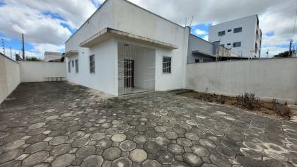Casa à venda no Distrito Industrial, próximo ao Amigão, em Campina Grande