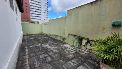 Casa à venda com 3 quartos, sendo 1 suíte no bairro Prata em Campina Grande