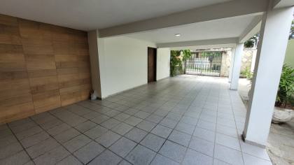 Casa à venda com 3 quartos, sendo 1 suíte no bairro Prata em Campina Grande