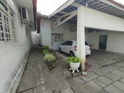 Casa para locação, residencial ou comercial, com 6 quartos, sendo 3 suítes no bairro Catolé em Campina Grande