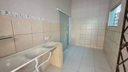 Casa à venda com 03 quartos, sendo 01 suíte no bairro Monte Castelo em Campina Grande