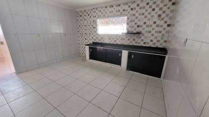 Casa à venda com 03 quartos, sendo 01 suíte no bairro Monte Castelo em Campina Grande