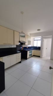 Apartamento  à venda com 3 quartos, sendo 2 suítes no bairro Jardim Tavares em Campina Grande