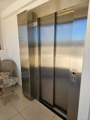 Apartamento à venda PORTEIRA FECHADA, com 02 quartos, sendo 01 suíte, no bairro de Intermares, Cabedelo