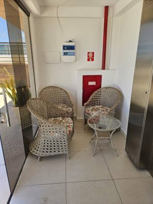 Apartamento à venda PORTEIRA FECHADA, com 02 quartos, sendo 01 suíte, no bairro de Intermares, Cabedelo