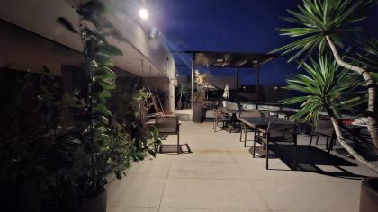 Cobertura à venda - PORTEIRA FECHADA - com 2 quartos, sendo 1 suíte no bairro Tambaú em João Pessoa