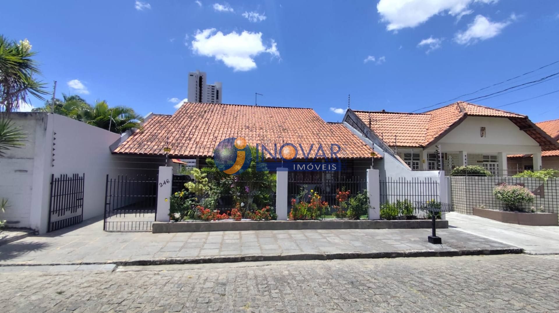 Casa à venda com 5 quartos no bairro Mirante em Campina Grande