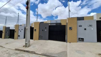 Casa à venda com 2 quartos no Portal dos Bosques, em Campina Grande