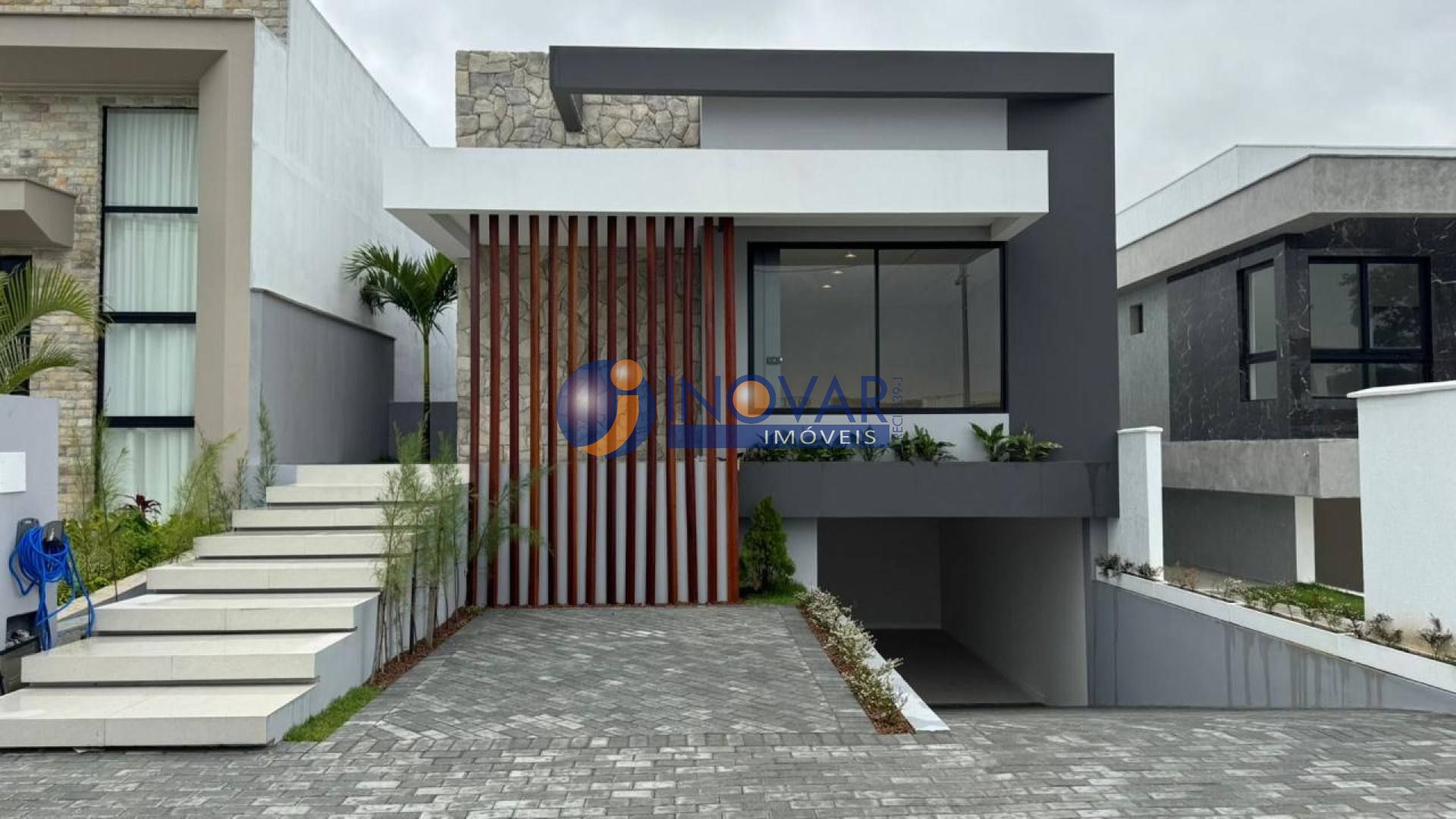 Casa de Condomínio Para Vender com 03 quartos 03 suítes no Condomínio Teriva em Campina Grande